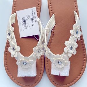 Girls size 1/2 White floral sandals NEW